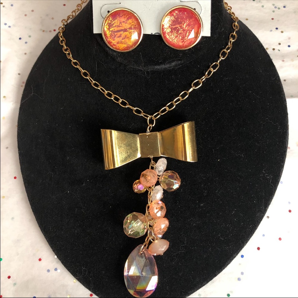 Necklace w- gold bow & beads & statement earrings